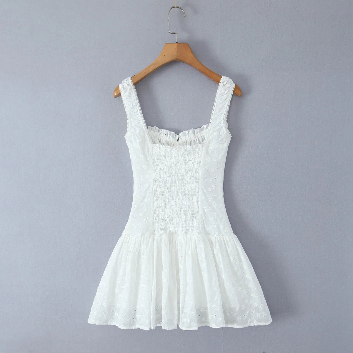 Ingvn  Sexy White Emboridery Flower Bow Ruched Chest Elastic Strap Mini Tank Dress Low Waist Spliced Folded Swing Women Sleeveless Robe