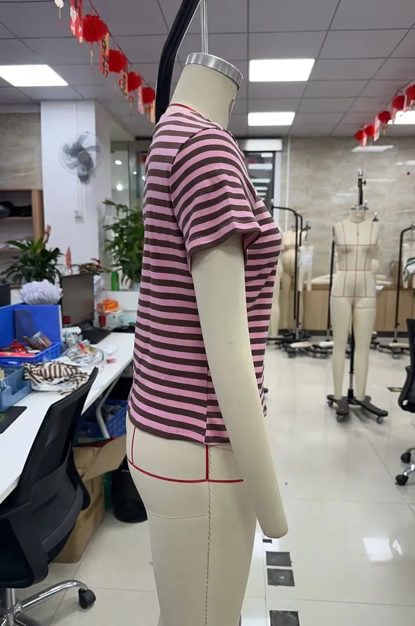 Ingvn  Women's Aesthetic Striped Print Crew Neck Baby Tee Y2k Cute Graphic Short Sleeve Slim Fitted Going Out Crop Top Shirt