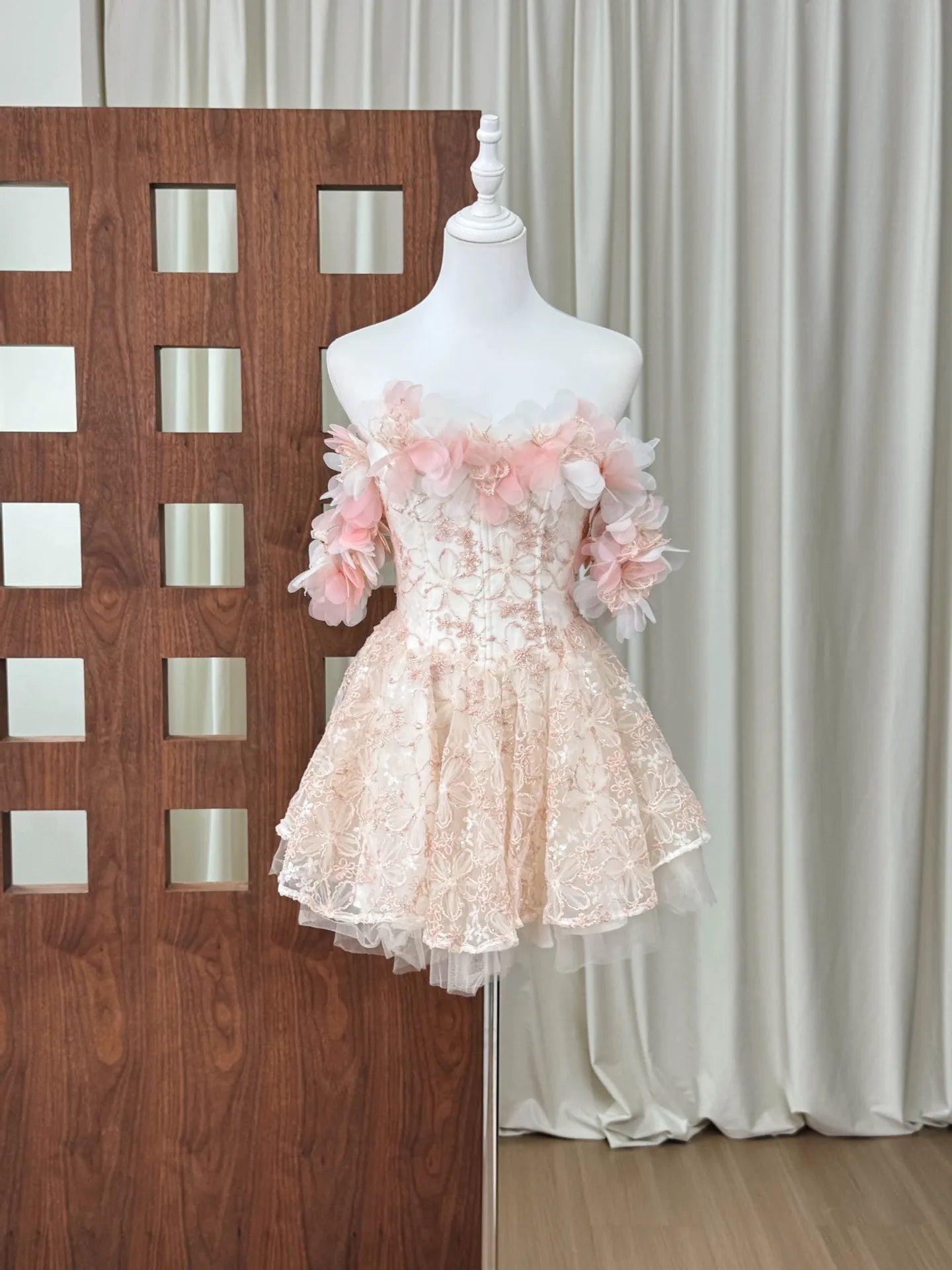 Ingvn  French Elegant Sweet Celebrity 3D Flower Off-Shoulder Lace Embroidery High Waist Slim A-line Fashion Party Short Dress For Women