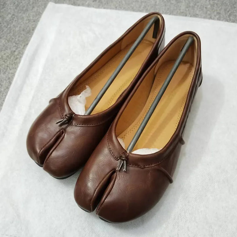 Ingvn  Split Toe Women Ballet Flats Fashion Tabi Shoes Casual Slip-on Loafers Ladies Pleated Leather Espadrilles Zapatillas Mujer