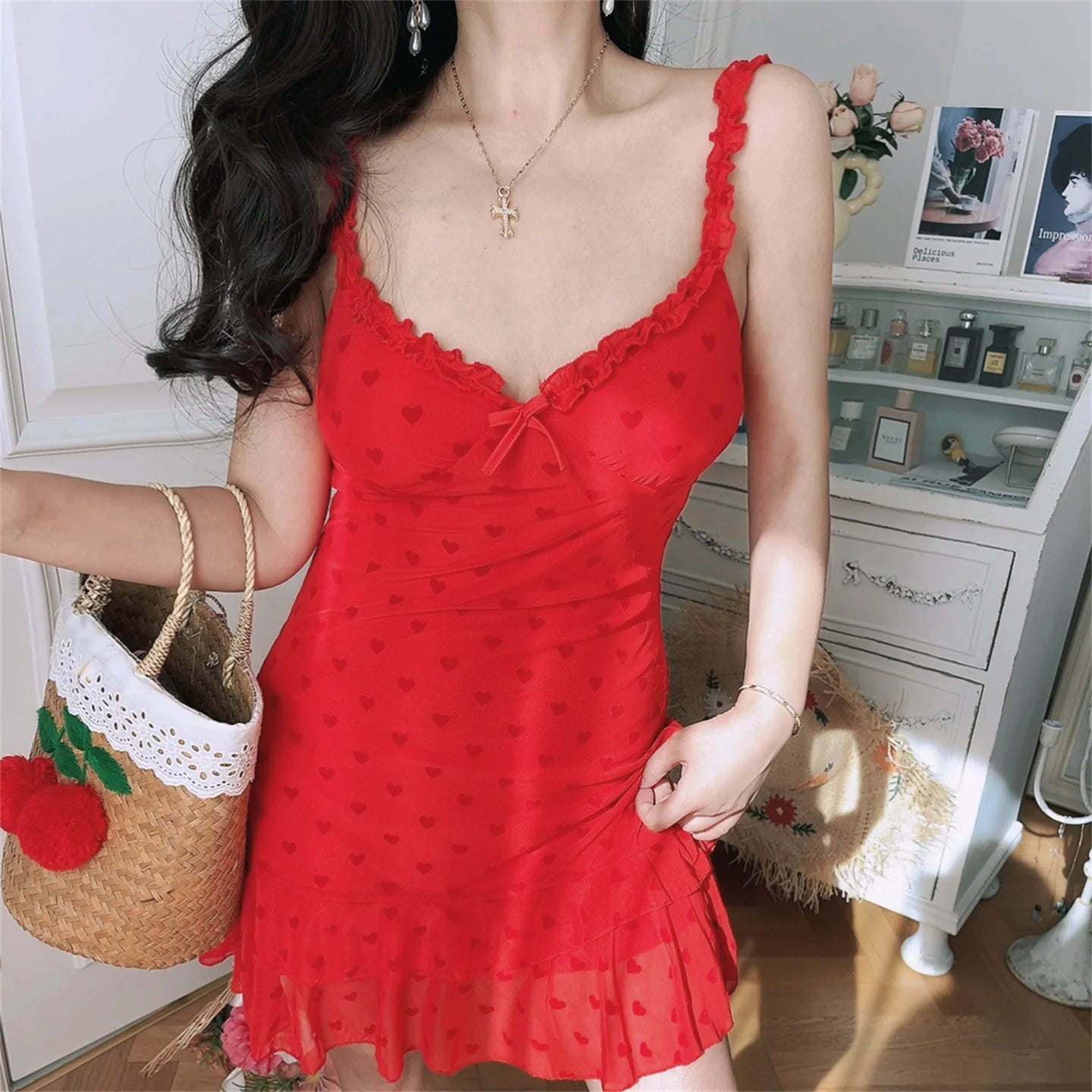 Ingvn  Retro Red Heart Lace Trim Halter Dress Vacation Gown Polyester Fiber A-Line Skirt Style Sleeveless Zipper Closure Slim Fit