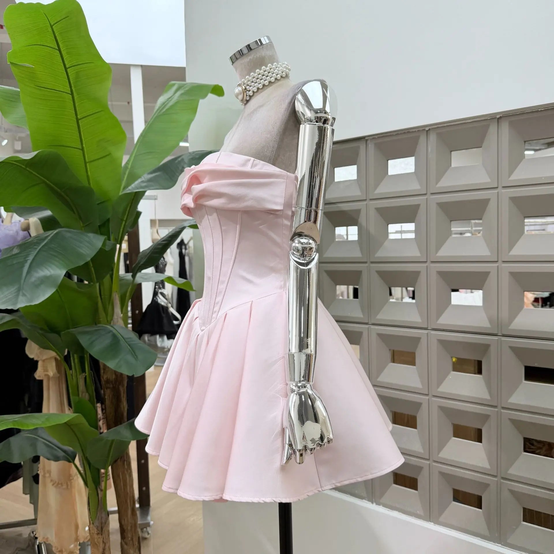 Ingvn  Korean Elegant Sweet Celebrity Evening Party Dresses Sleeveless Strapless Fishbone Slim High Waist Pleated Pink Mini Dress Women