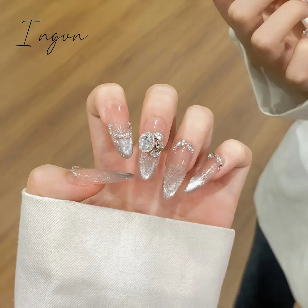 10Pcs Naked Cat Eye Press On Nails Laser Butterfly Decoration Fake Nails Short Full Cover False Nail Wearable Manicure Nail Tips
