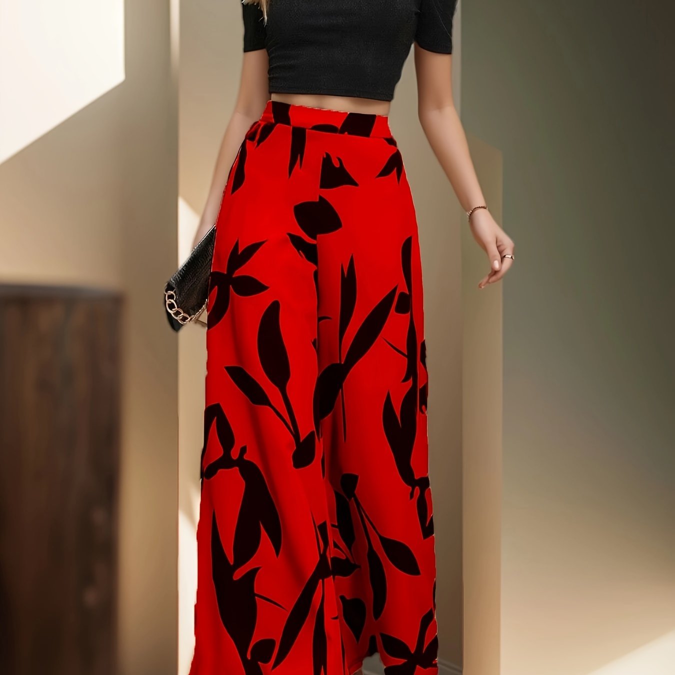 Chic Womens Two-Piece Pantsuit Set - Solid Color T-Shirt with Leaf Print Pants - Stylish Crew Neck & Flattering Wide Leg Design - Perfect Elegant Casual Outfit