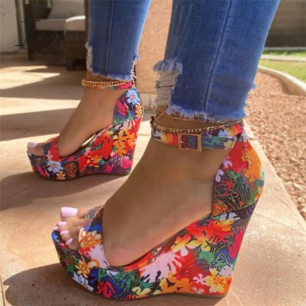 Ingvn - Printed Tropical Style Platform Sandals
