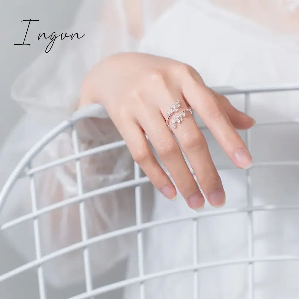 Simple Fashion Silver Color Feather Dolphin Adjustable Ring Exquisite Jewelry Ring For Women Party Wedding Engagement Gift
