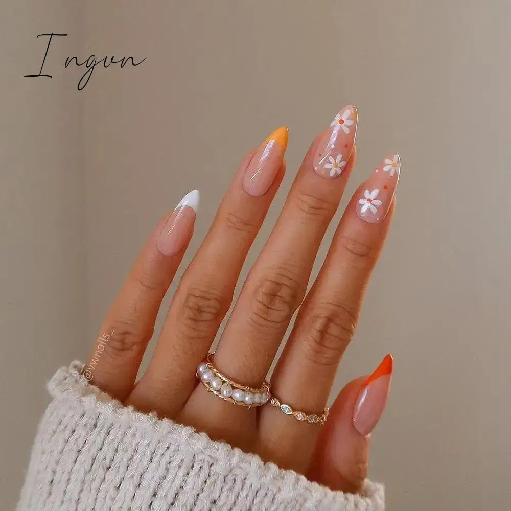 24pcs/Box Almond False Nails Press On Nails Detachable Fake Nail Tip gold heart with Design Manicure Patches Press On Nails