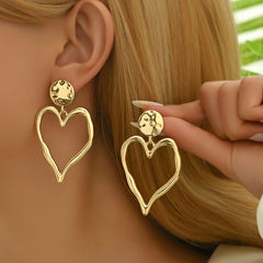 1 Pair of Dangle Earrings - Unique Irregular Golden Heart-Shaped Design, Fashionable Statement Earrings for a Bold Look - Perfect for Daily Outfits and Party Accessories