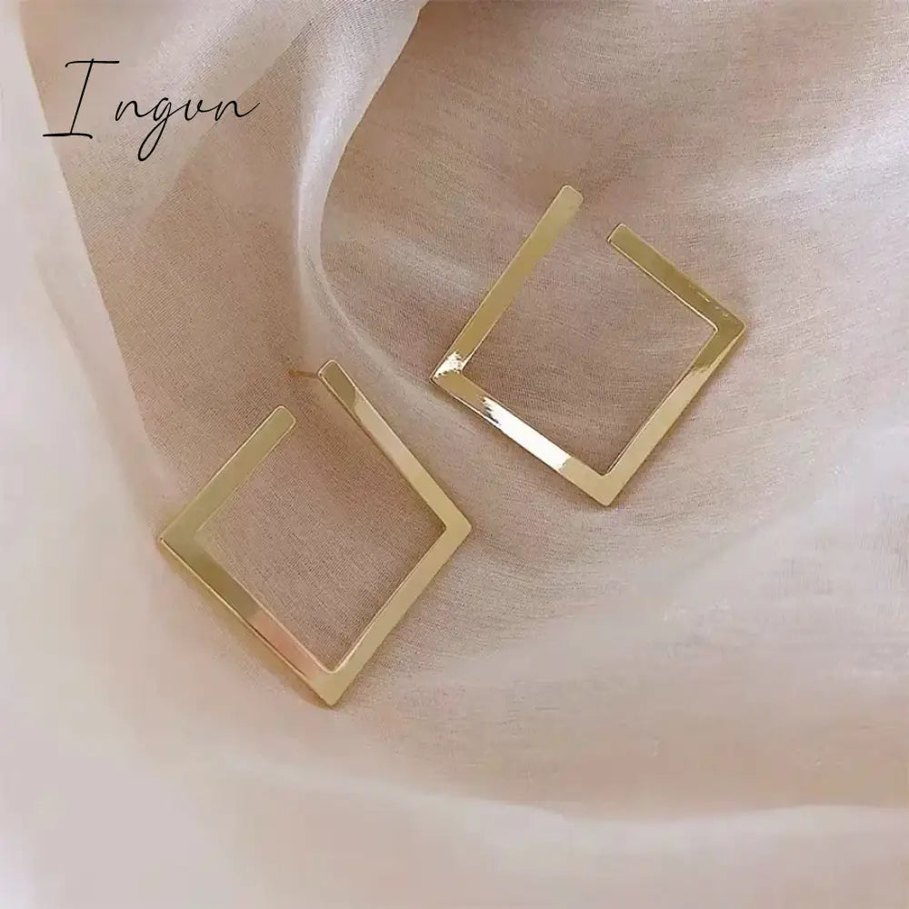 New Fashion Exaggerated Diamond Shaped Earrings for Women Exquisite Alloy Studs Sweet Elegant Party Jewelry Girlfriend Gifts