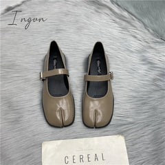 Ingvn - Spring Women Sandals New Split Toe Mary Jane Flats Ladies Pumps Female Retro Vintage Girl Daily Novelty Solid Ninja Shoes