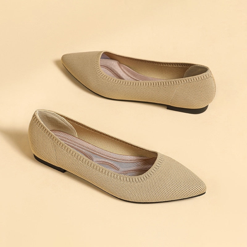 Women's shoes Large flat shoes Spring and Autumn fashion pointy beautiful rubber soles anti-slip shallow mouth shoes