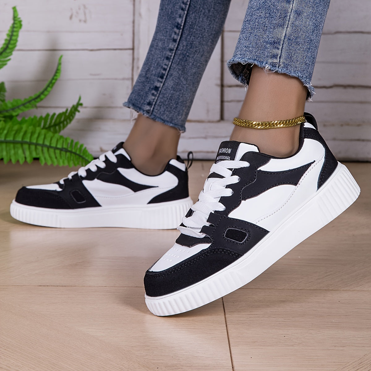 Women's Retro-Inspired Black & White Sneakers - Lightweight, Non-Slip Lace-Up Casual Shoes for All Seasons