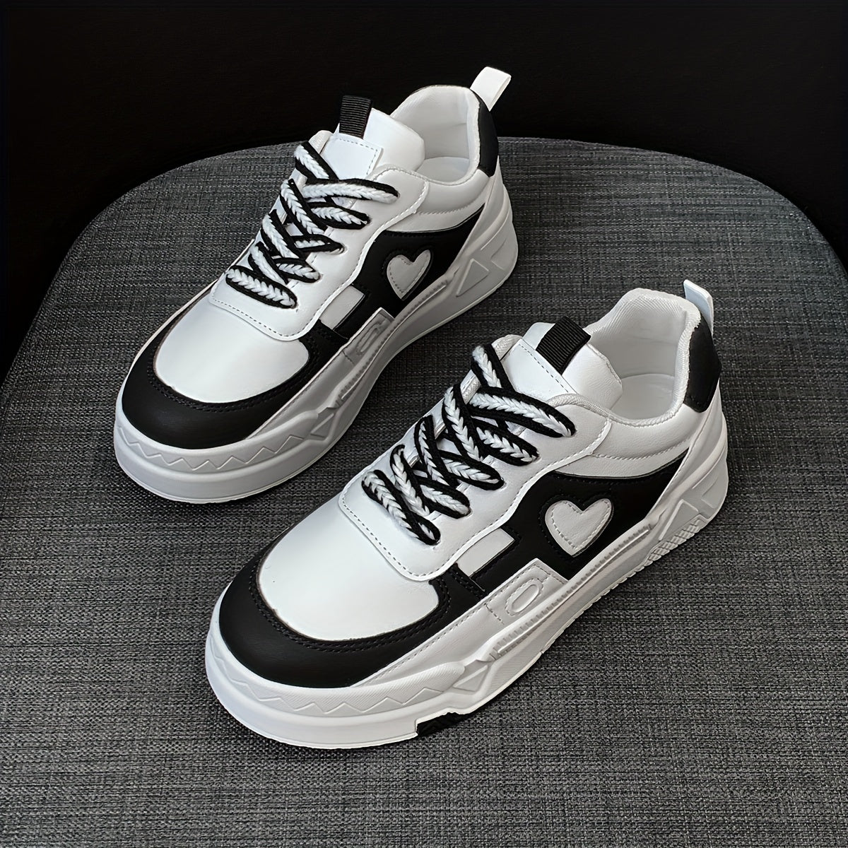 Versatile Heart Patterned Sneakers – Chic Lace-Up Colorblock, All-Season Low Top Trainers for Trendy Style