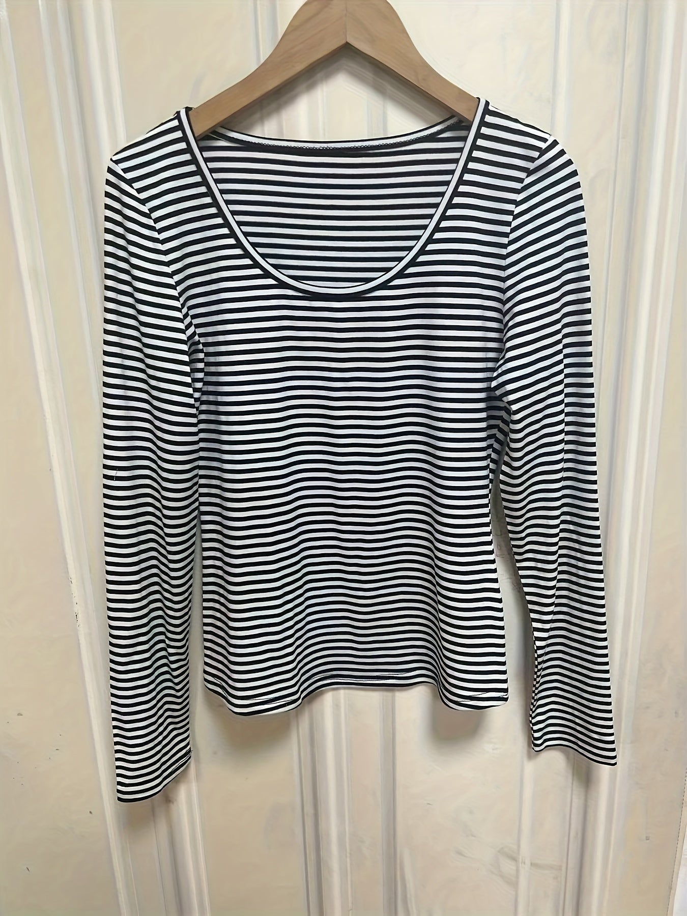 Cozy Striped Long Sleeve Crew Neck T-Shirt - Soft, Breathable, and Stylish for Spring & Fall - Women's Casual Wear for Everyday Comfort