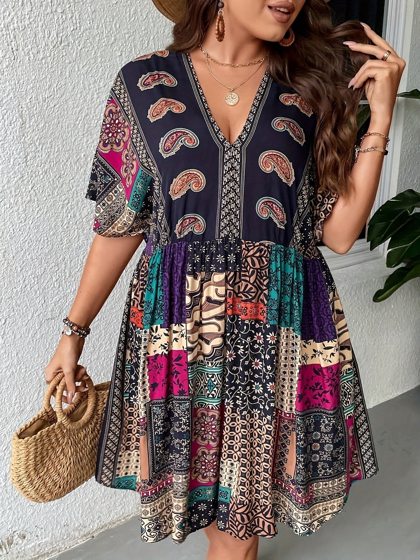 Plus Size Floral Print Dress, Casual Short Sleeve V Neck Dress For Spring & Summer, Women's Plus Size Clothing