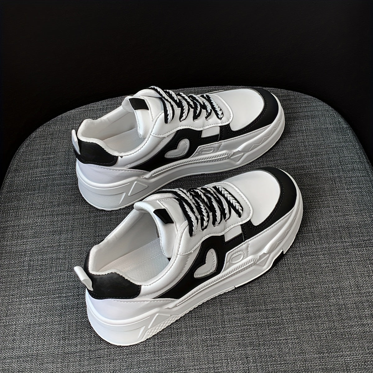 Versatile Heart Patterned Sneakers – Chic Lace-Up Colorblock, All-Season Low Top Trainers for Trendy Style