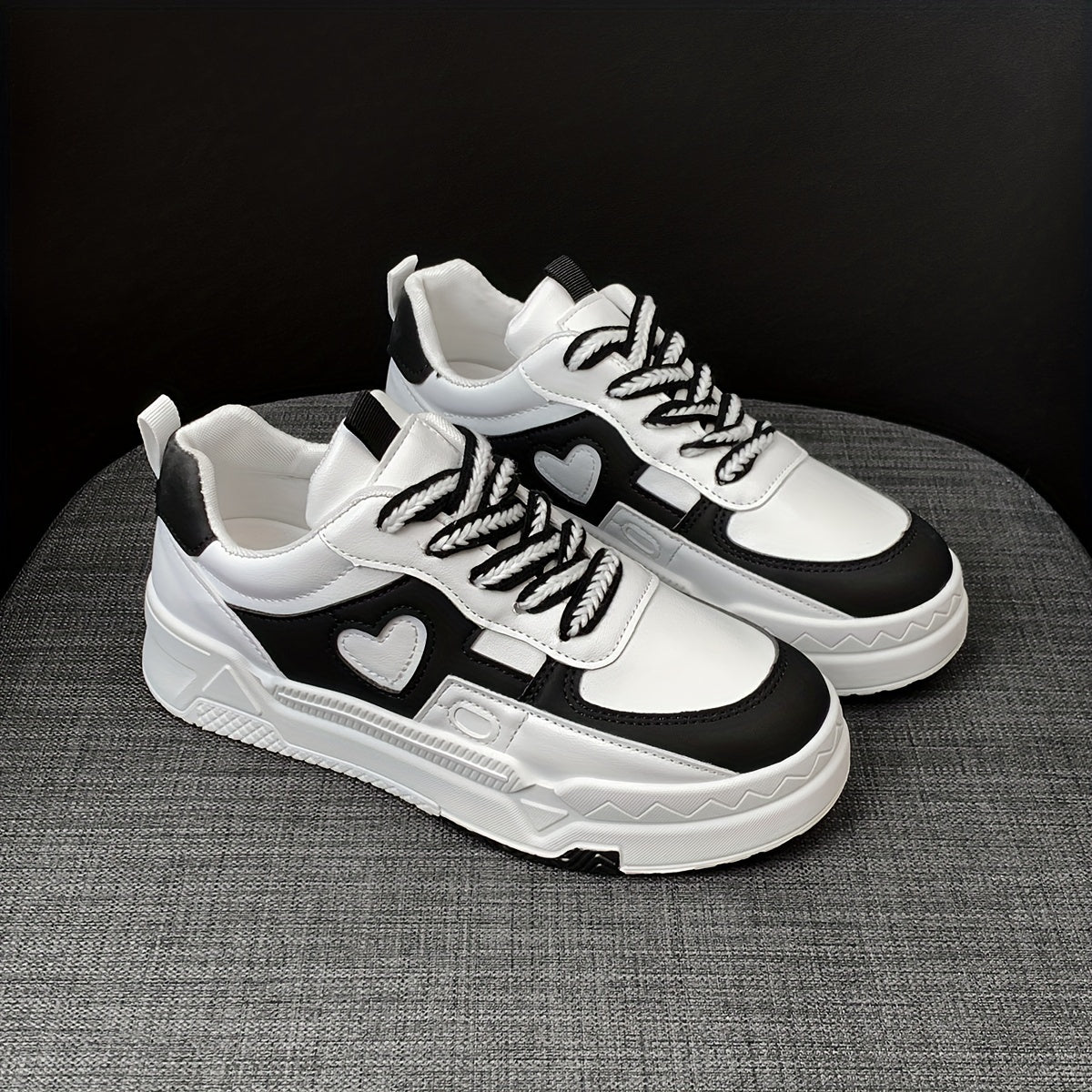 Versatile Heart Patterned Sneakers – Chic Lace-Up Colorblock, All-Season Low Top Trainers for Trendy Style