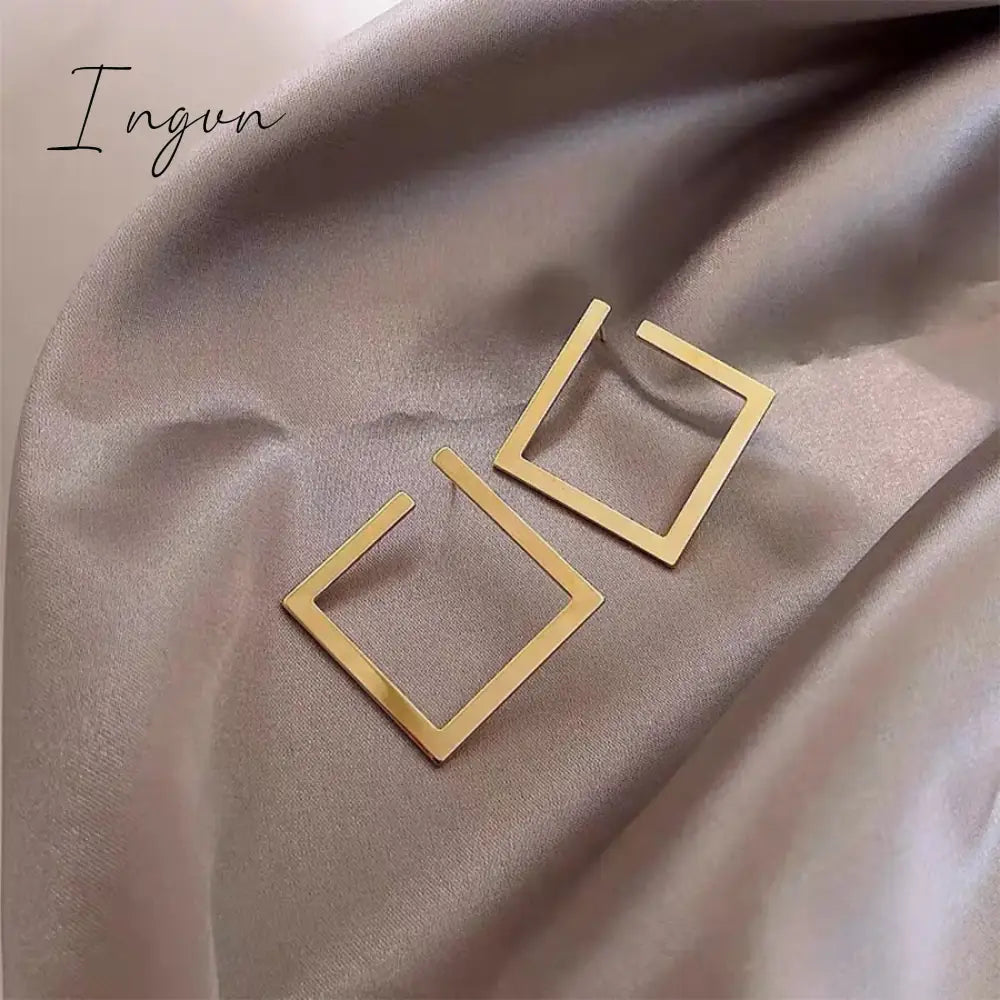 New Fashion Exaggerated Diamond Shaped Earrings for Women Exquisite Alloy Studs Sweet Elegant Party Jewelry Girlfriend Gifts