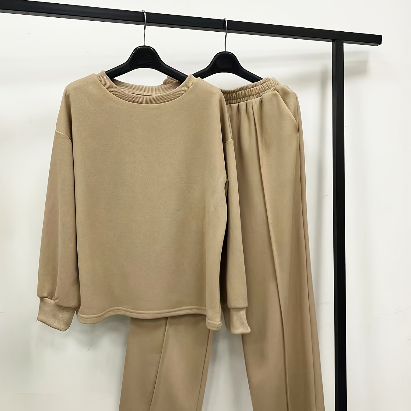 Trendy Solid Color Leisure Wear Set - Women's Clothing - Cozy Drop Shoulder Long Sleeve Sweatshirt and Loose Fit Sweatpants for Relaxed Style