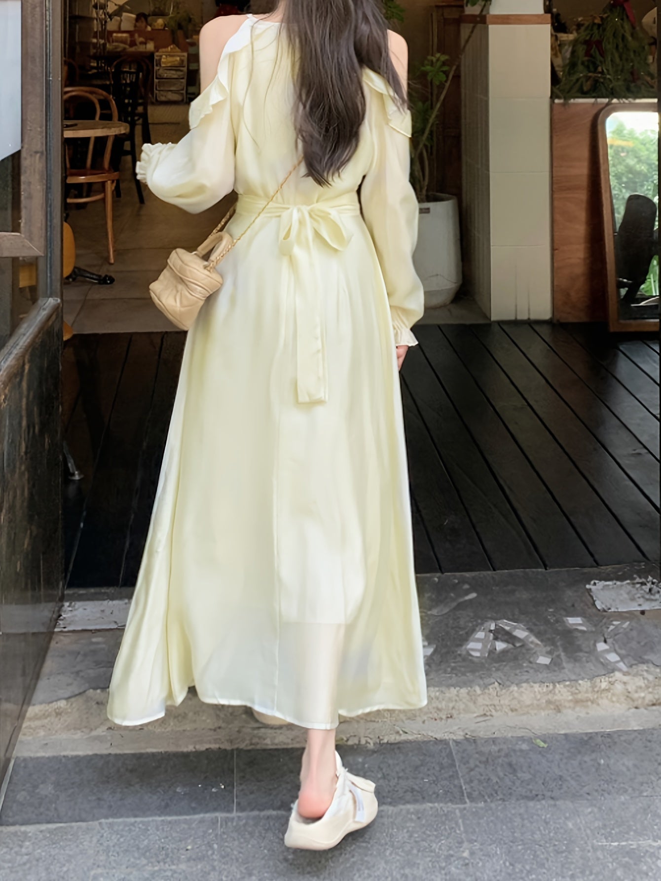 New Style High-end Long-Sleeved Dress with Exposed Shoulders and Waist for Women, Slimming A-line Dress