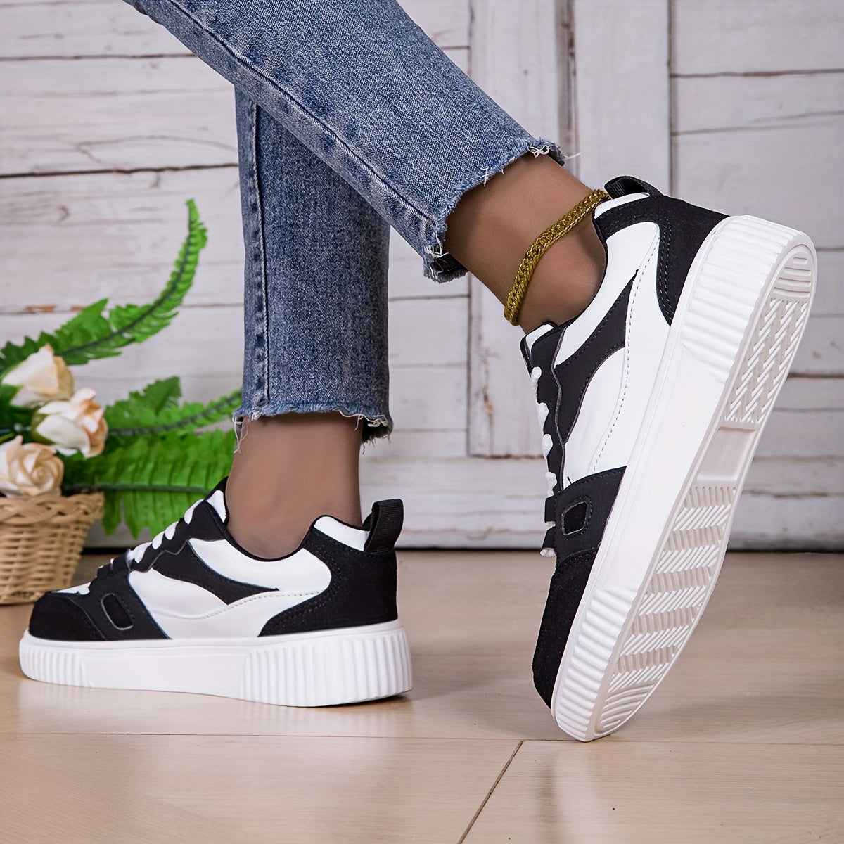 Women's Retro-Inspired Black & White Sneakers - Lightweight, Non-Slip Lace-Up Casual Shoes for All Seasons