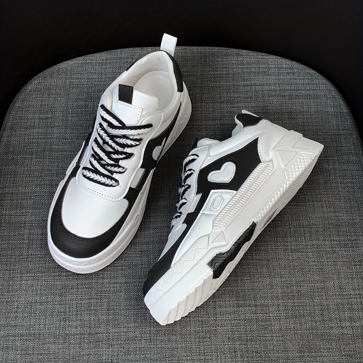 Versatile Heart Patterned Sneakers – Chic Lace-Up Colorblock, All-Season Low Top Trainers for Trendy Style