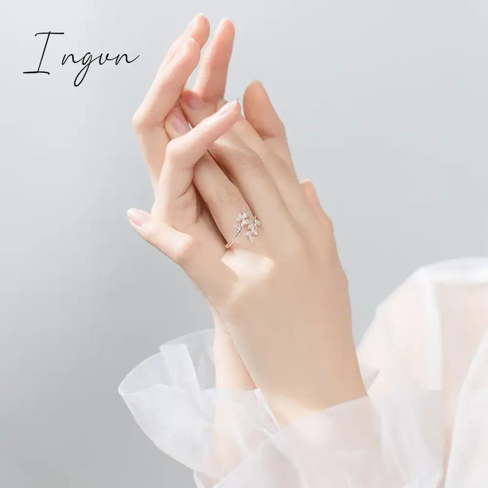 Simple Fashion Silver Color Feather Dolphin Adjustable Ring Exquisite Jewelry Ring For Women Party Wedding Engagement Gift