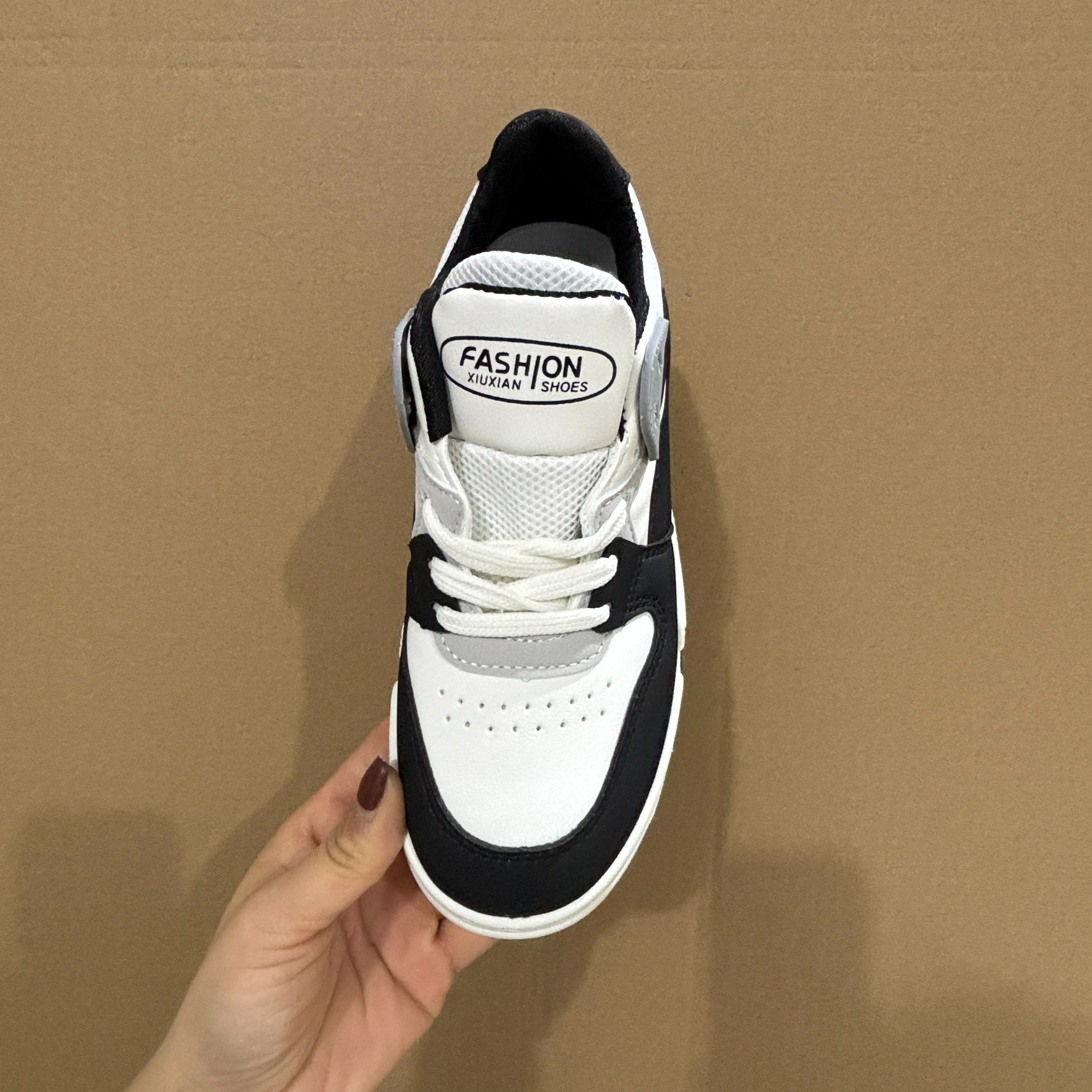 Trendy Women's Low Top Colorblock Skate Shoes, Lace Up Casual Sneakers for Outdoor Sports