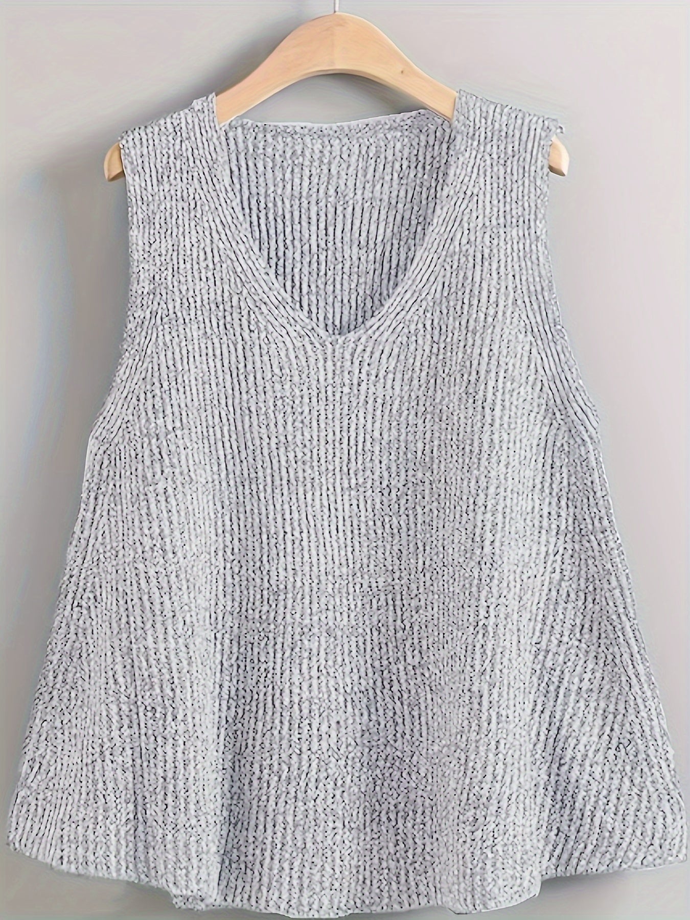 Chic Plus Size V-Neck Sweater Vest - Comfortable Stretch Fit for Daily Wear