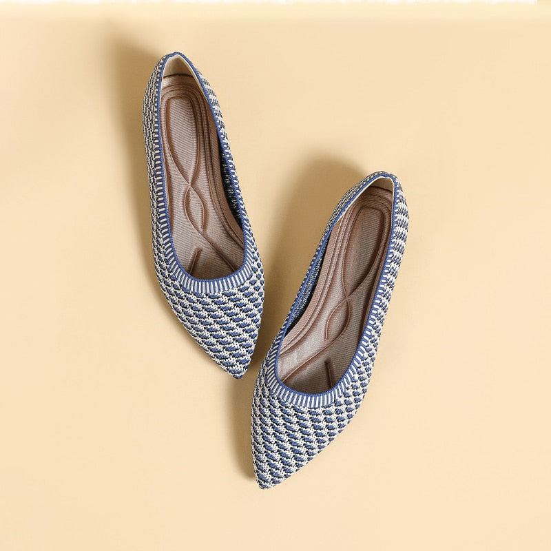 Women's shoes Large flat shoes Spring and Autumn fashion pointy beautiful rubber soles anti-slip shallow mouth shoes