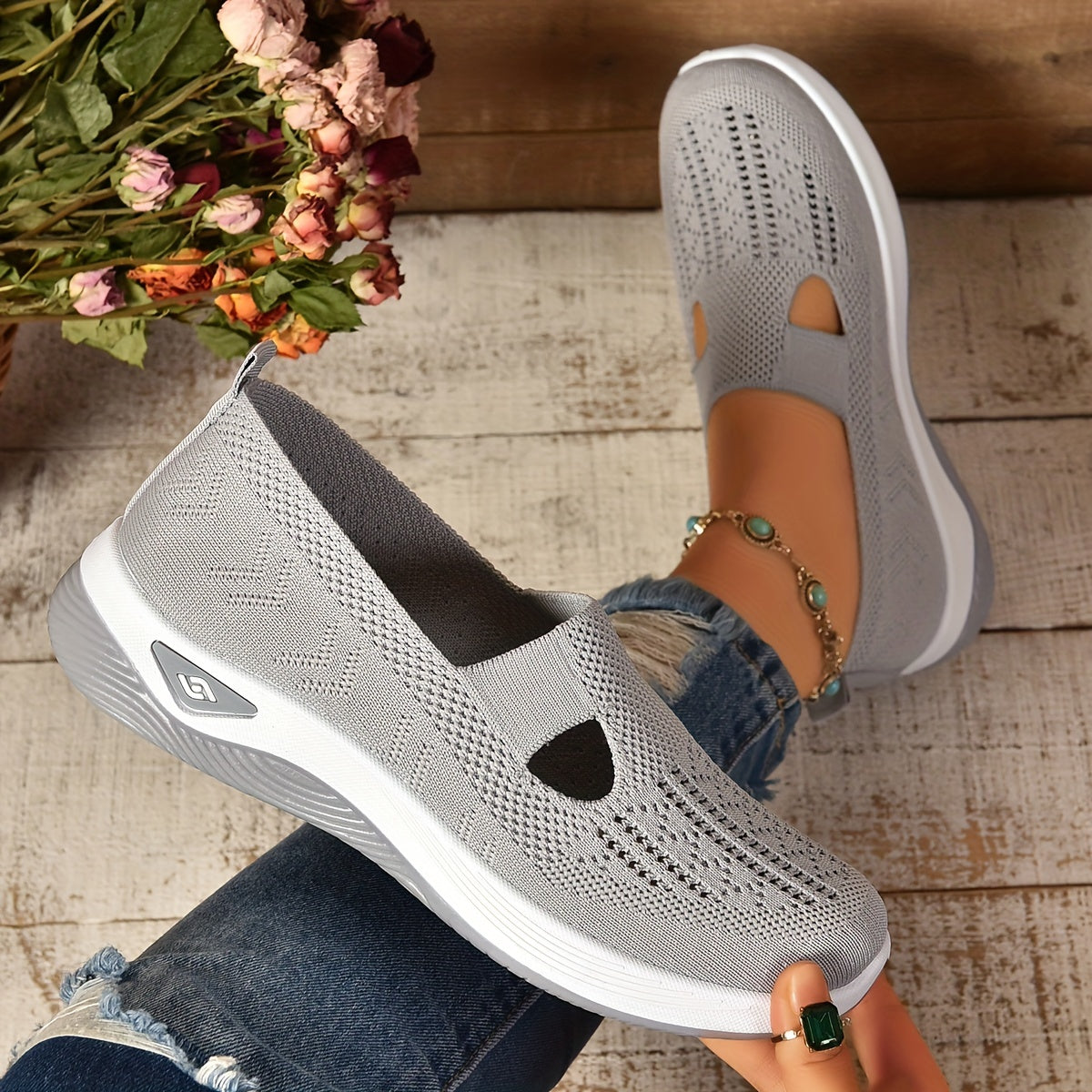 Women's Cut-out Sneakers, Casual Breathable Slip On Walking Shoes, Lightweight Outdoor Flat Shoes (plus size)