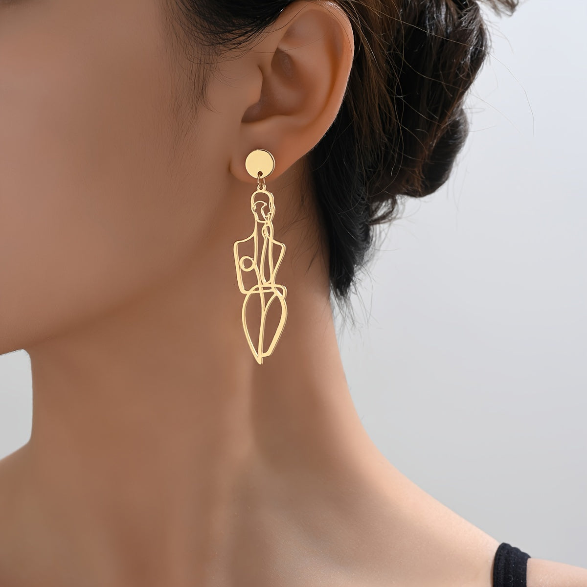 1 Pair Exquisite Abstract Human Figure Dangle Earrings - Elegant Simplistic Modern Style, Cute Statement Jewelry for Daily Wear, Women's Fashion Accessories with Hypoallergenic Posts and Clasps