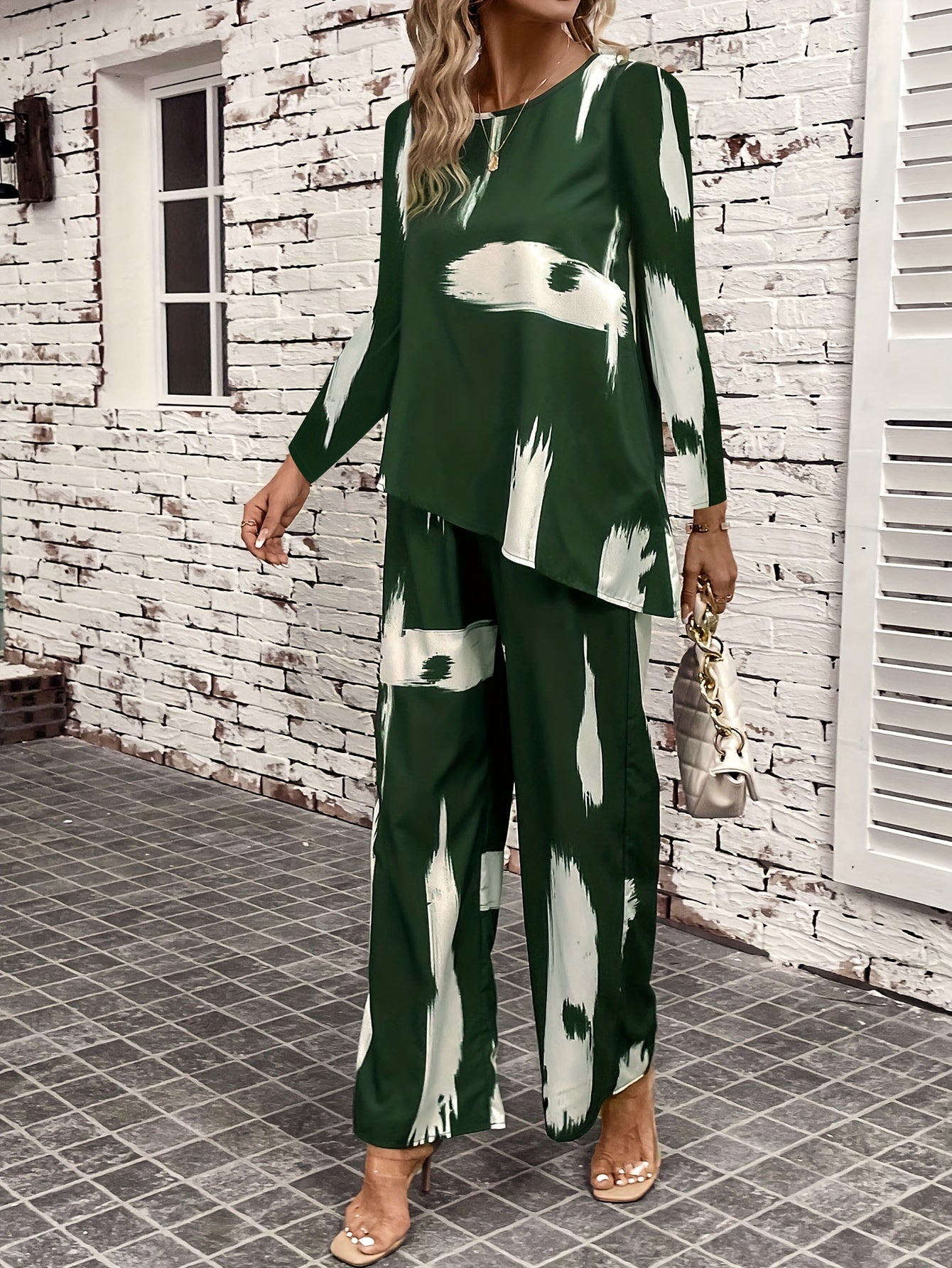 Plus Size Casual Outfits Two Piece Set, Women's Plus Brush Print Long Sleeve Round Neck Top & Wide Leg Pants Outfits 2 Piece Set