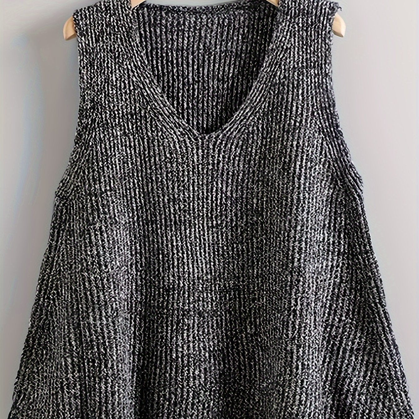 Chic Plus Size V-Neck Sweater Vest - Comfortable Stretch Fit for Daily Wear