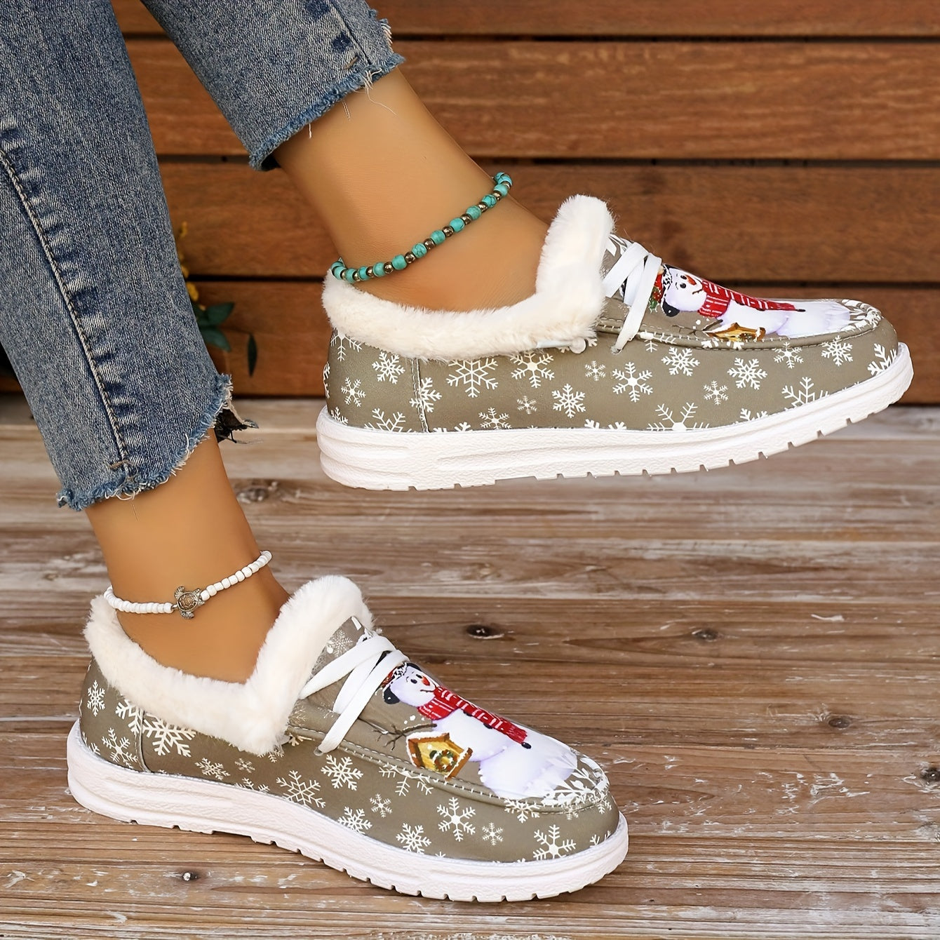 Snowman Pattern Canvas Shoes - Lightweight, Low-Top, Plush Lined, Casual Lace-Up Sneakers for Women - Perfect for Outdoor Activities, Christmas Gift Idea, Comfortable and Breathable