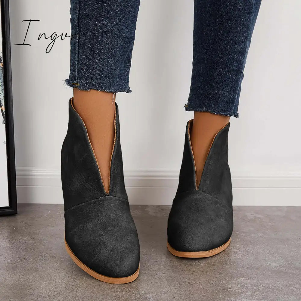 Ingvn - Retro Western V Cut Ankle Boots