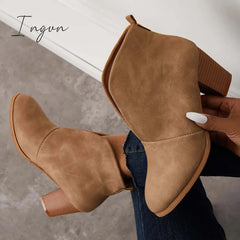 Ingvn - Retro Western V Cut Ankle Boots