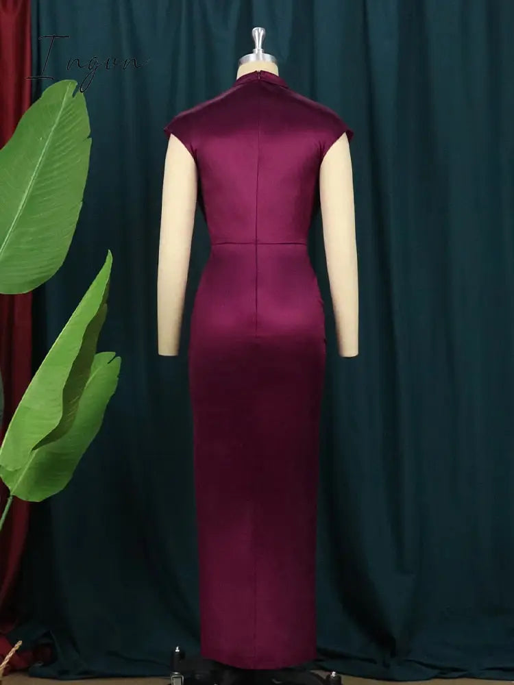 Ingvn - Women Dress Pleated Long Wine Red Elegant Slit High Collar Slim Fit Sleeveless Maxi Robes