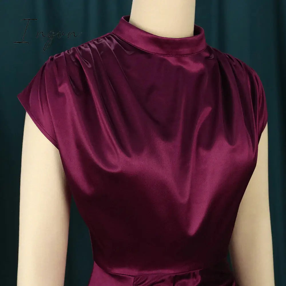 Ingvn - Women Dress Pleated Long Wine Red Elegant Slit High Collar Slim Fit Sleeveless Maxi Robes