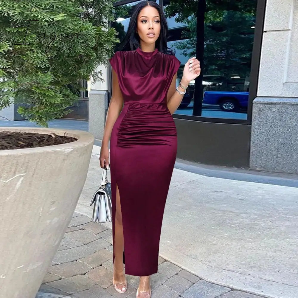Ingvn - Women Dress Pleated Long Wine Red Elegant Slit High Collar Slim Fit Sleeveless Maxi Robes